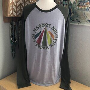 Marmot Mountain Works 1974 Gray Olive Green Graphic T Shirt Men's size M